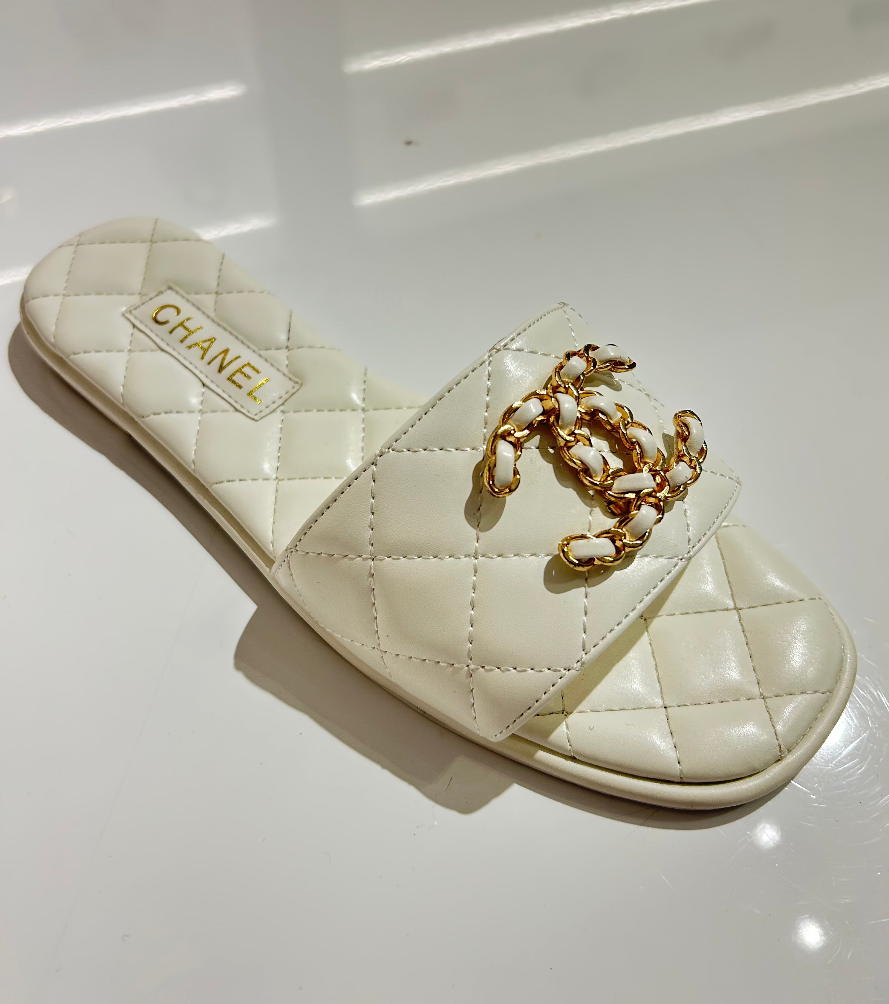Mule Chanel