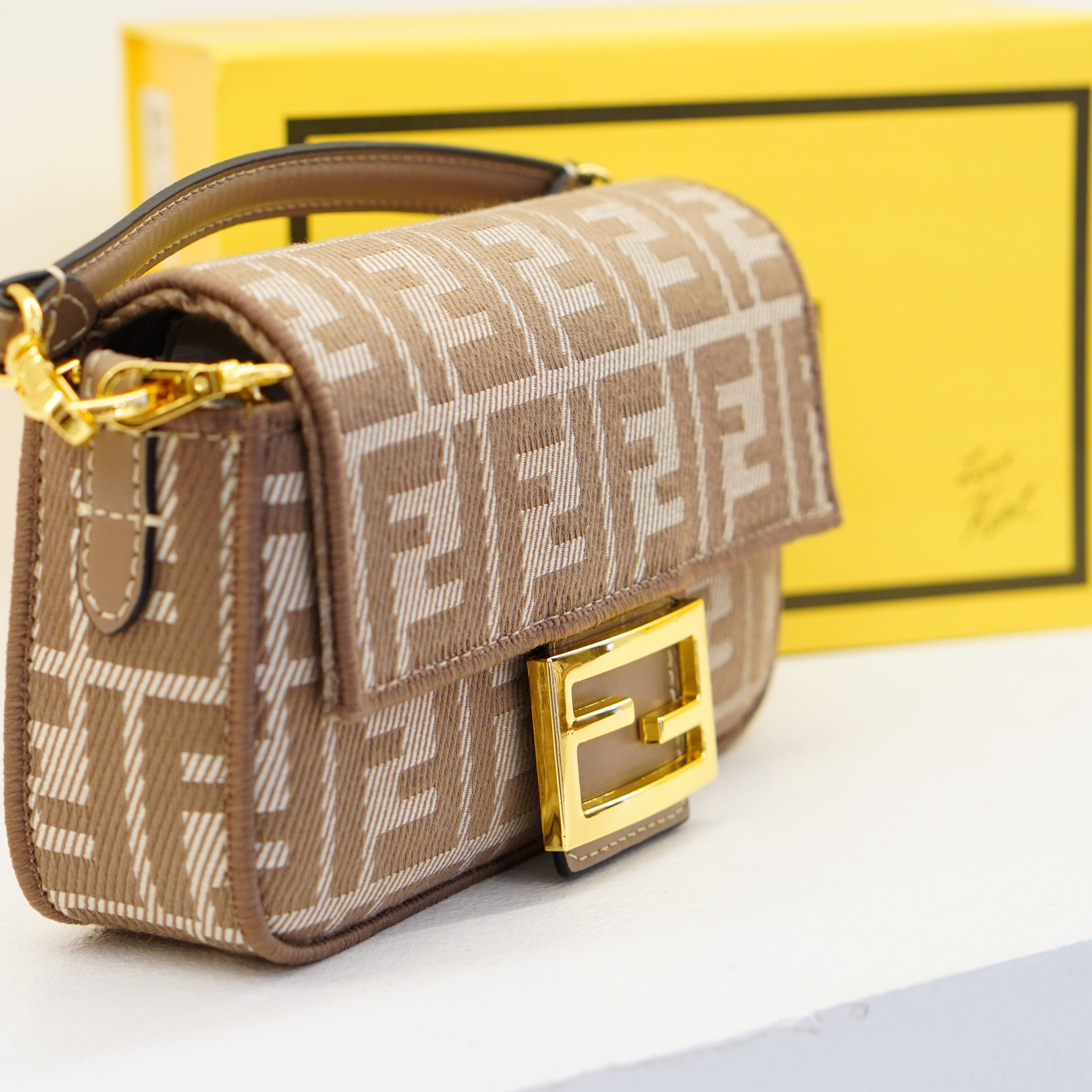 Fendi Baguette Moyen