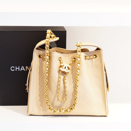 Chanel 22 B