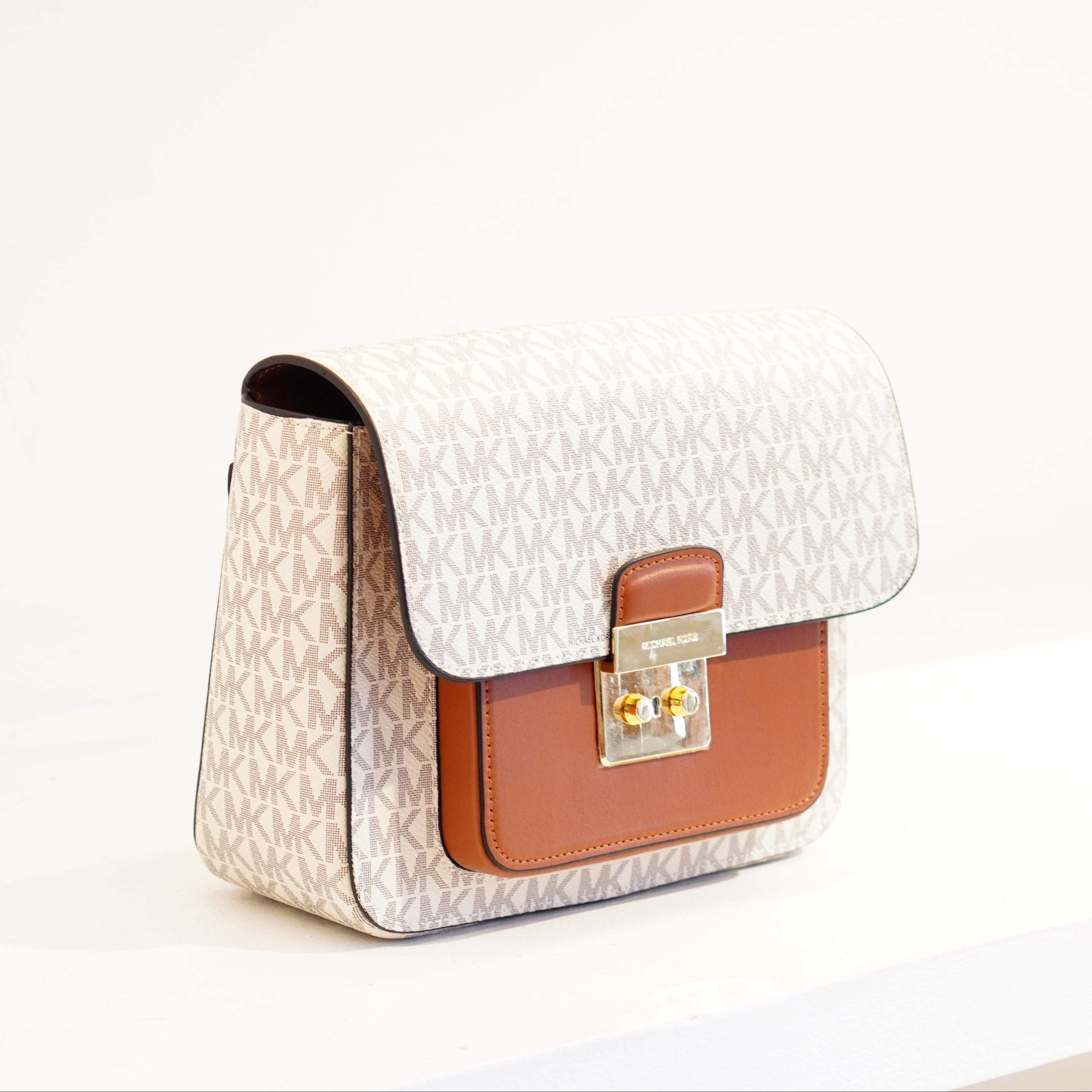 MICHEAL KORS Greenwich