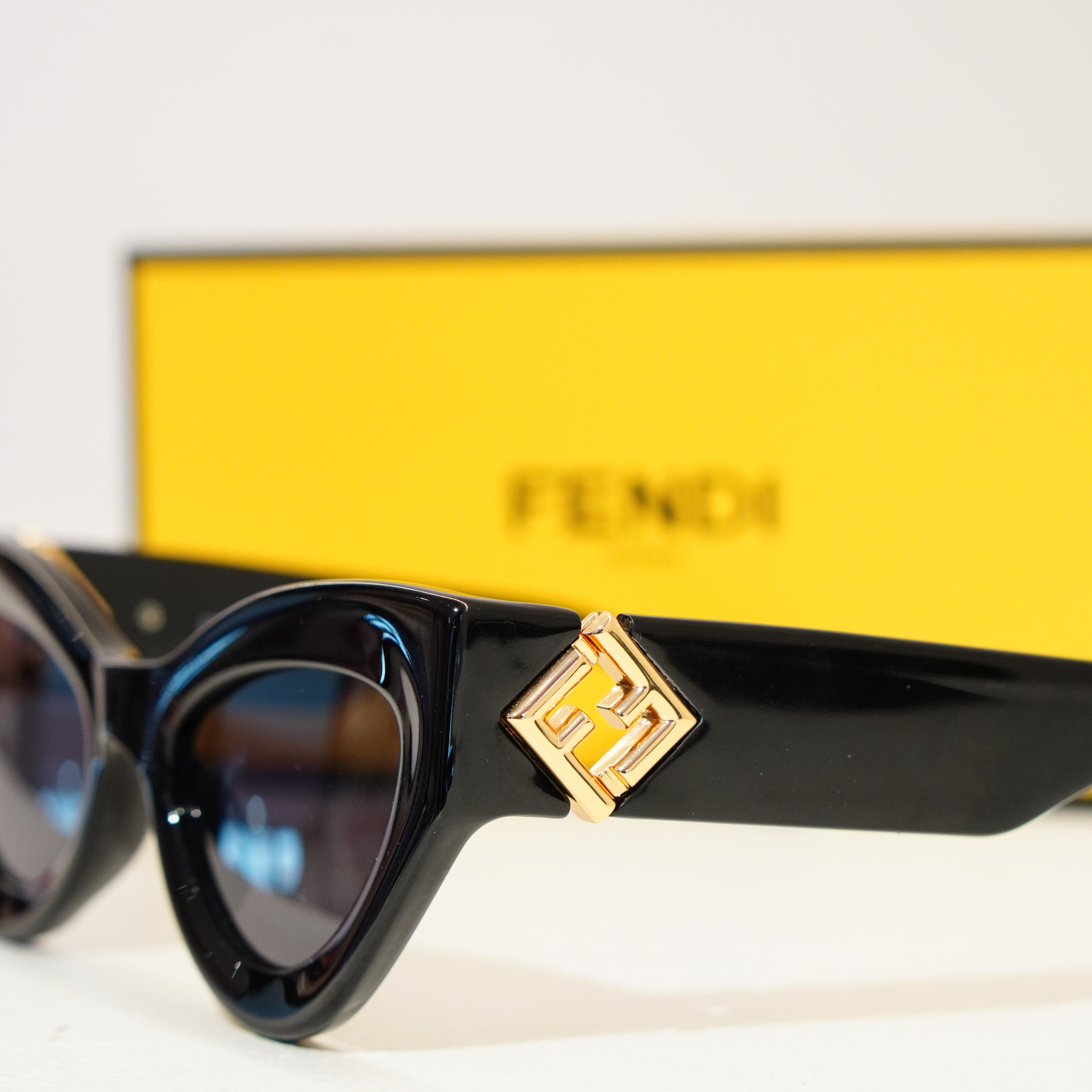 Lunettes FENDI O'Lock