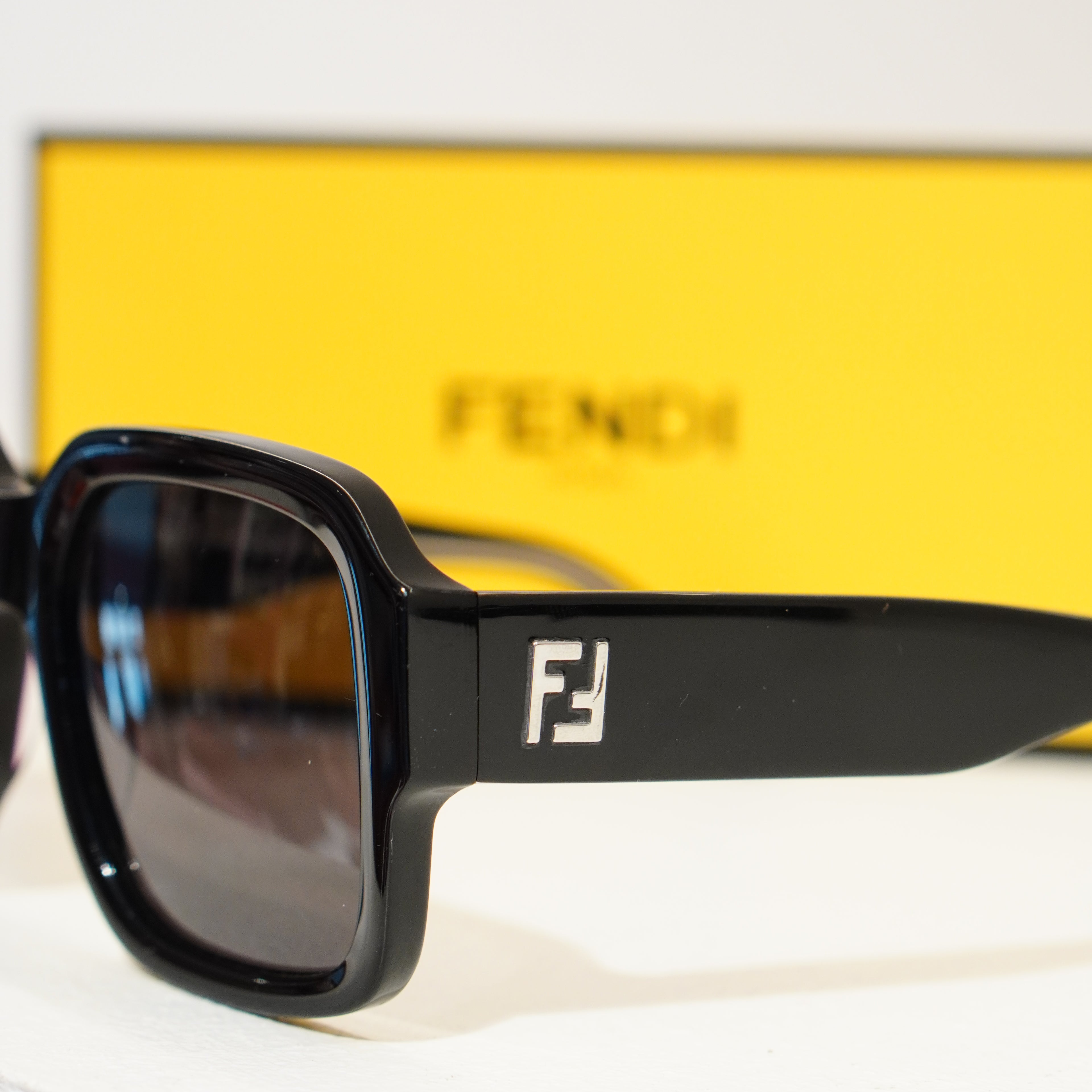 Lunettes FENDI First Sunglasses